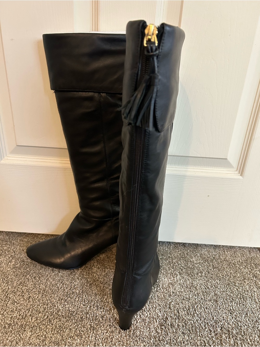 Bandolino Black Knee-High Women's Boots with Tassel Zipper 8Med